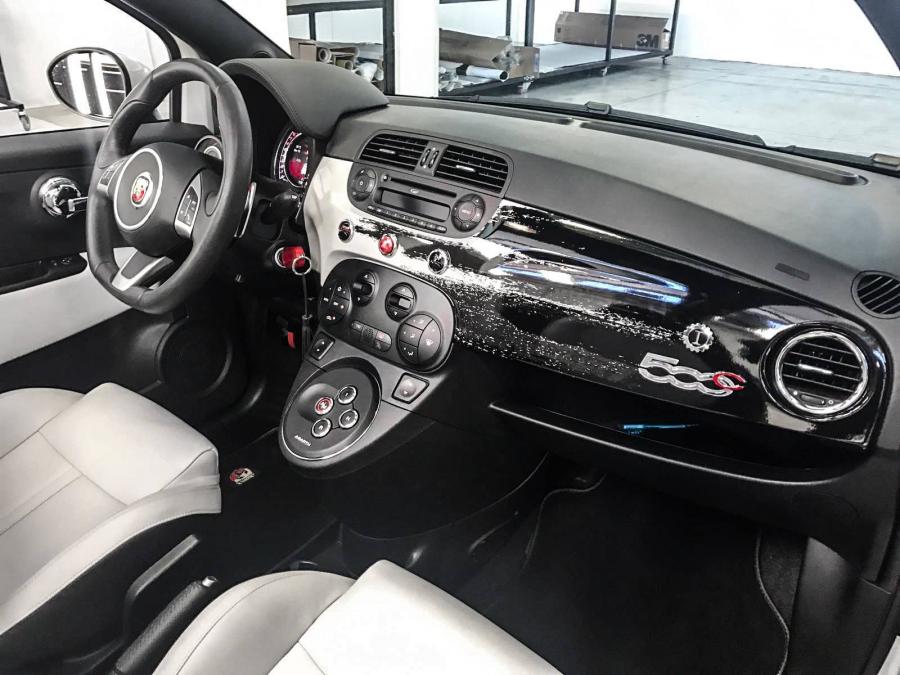 Интерьер Abarth 595C by Garage Italia Customs 2017 года  (фото 6 из 7)